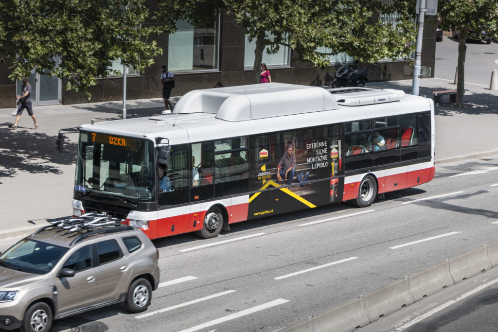 Pattex na autobusoch s formátem Mobilboard