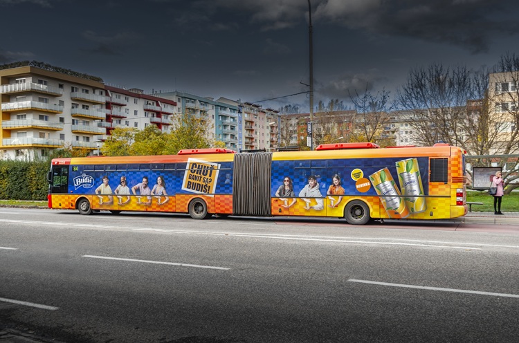 Nápoje Budiš na celopolepe autobusu