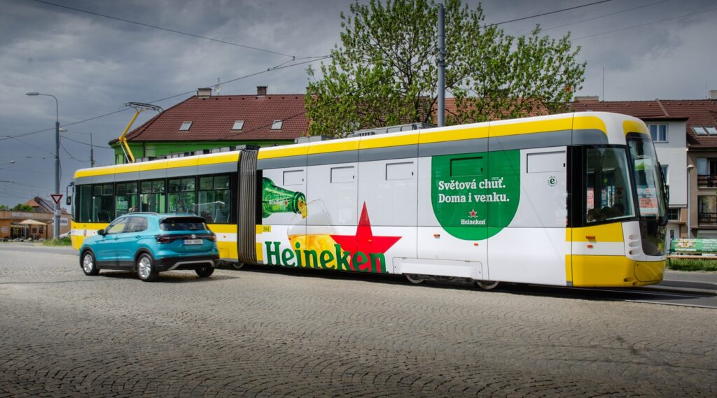 Heineken s kampaňou na formáte Side Board