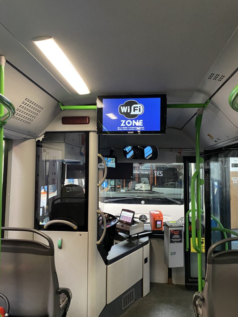 Sieť LCD monitorov pre reklamu v Děčíne